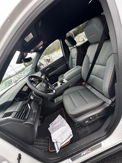 2026 GMC Acadia AWD AT4