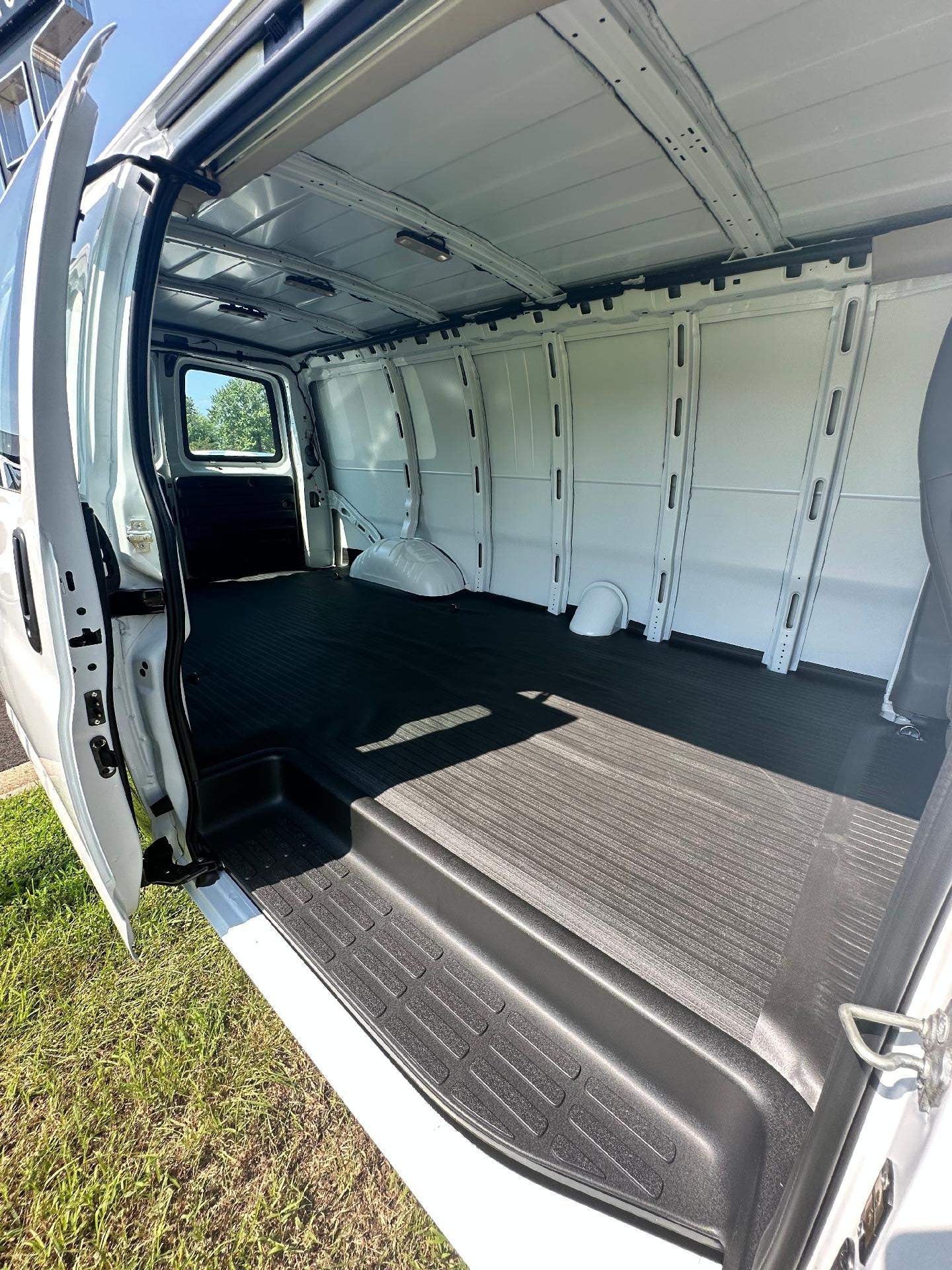 2026 GMC Savana Cargo Van RWD 3500 155"