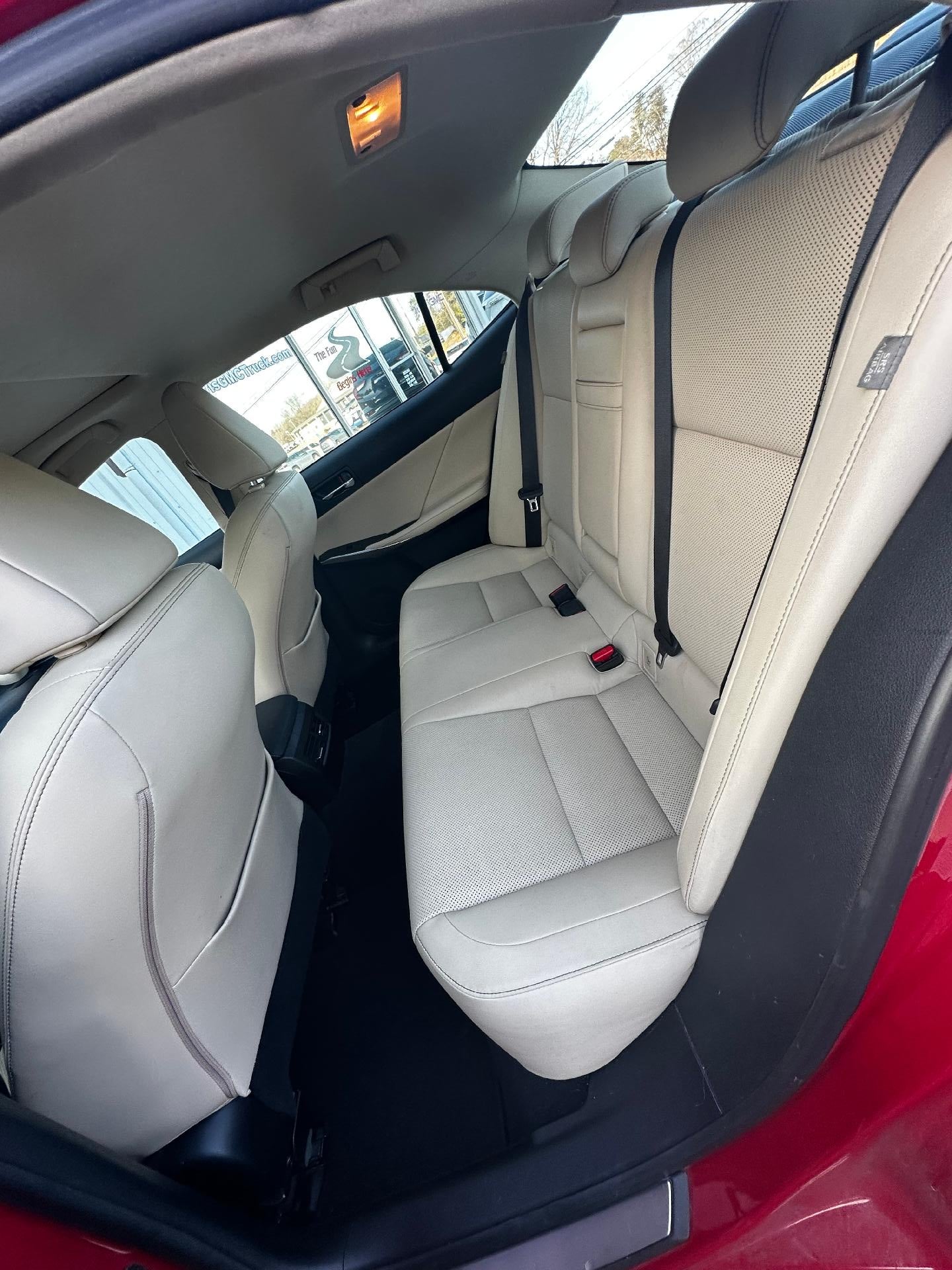 2016 Lexus IS 300 4dr Sdn AWD